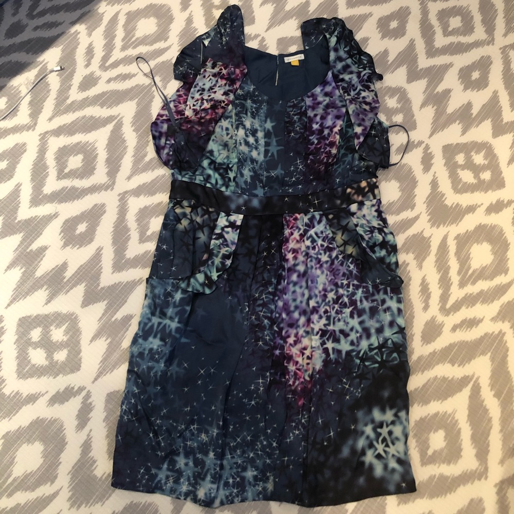 Super cool star print dress with pockets!